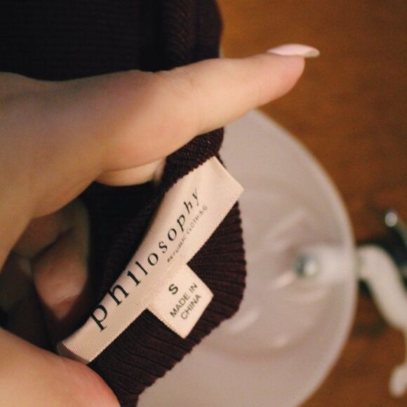 Scalloped Burgundy Sweater 3/4 sleeves sz S - Picture 7 of 7